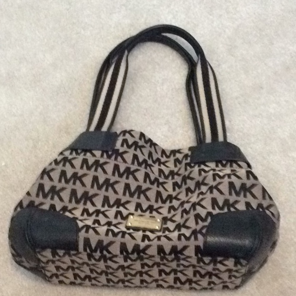 Signature MK hand bag